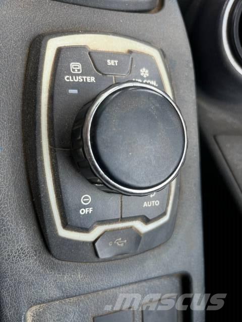 Hyundai HX 140 L Гусеничні екскаватори