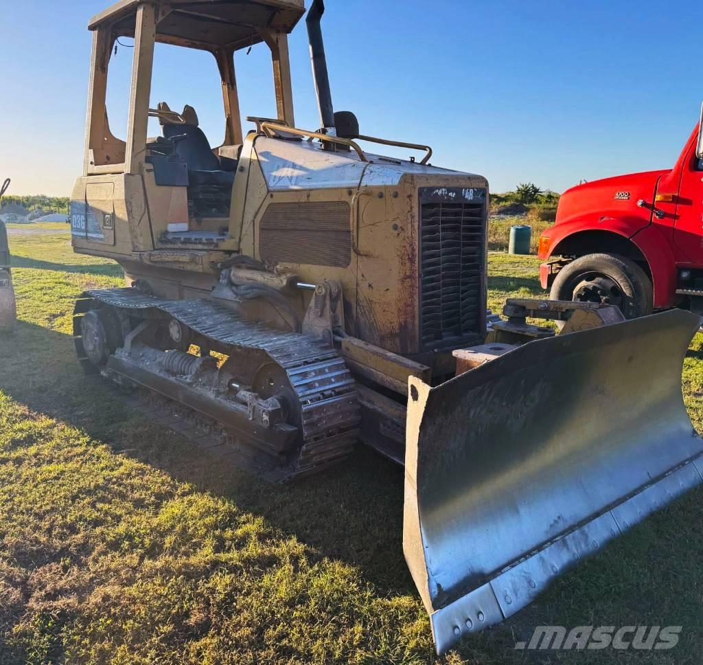 CAT D 3 G Гусеничні бульдозери