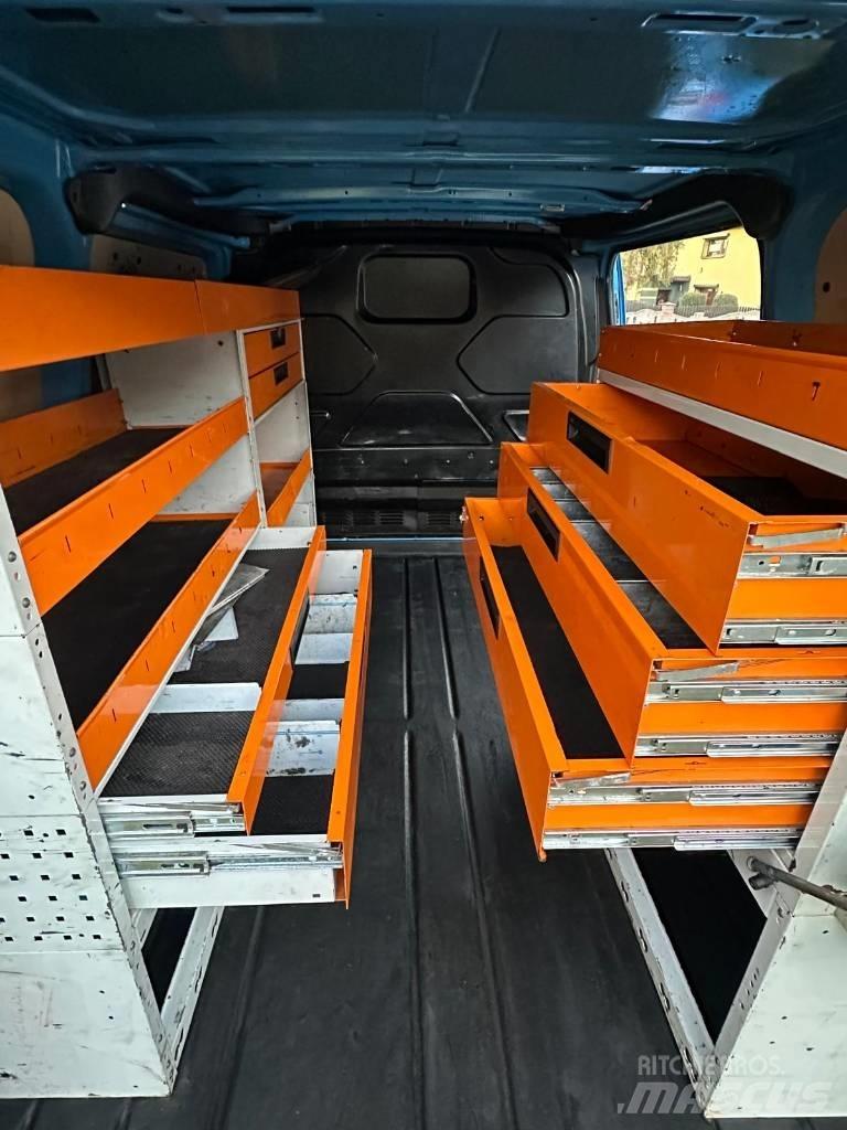 Ford Custom Панельні фургони