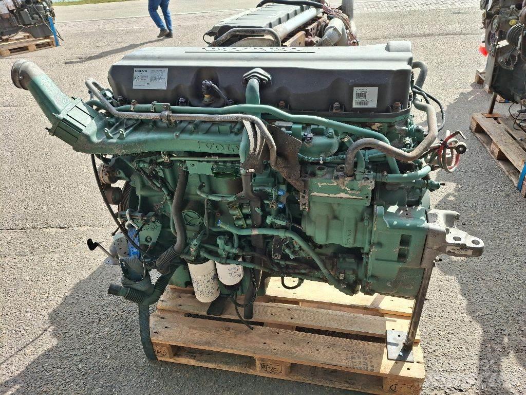 Volvo D11C330 Двигуни