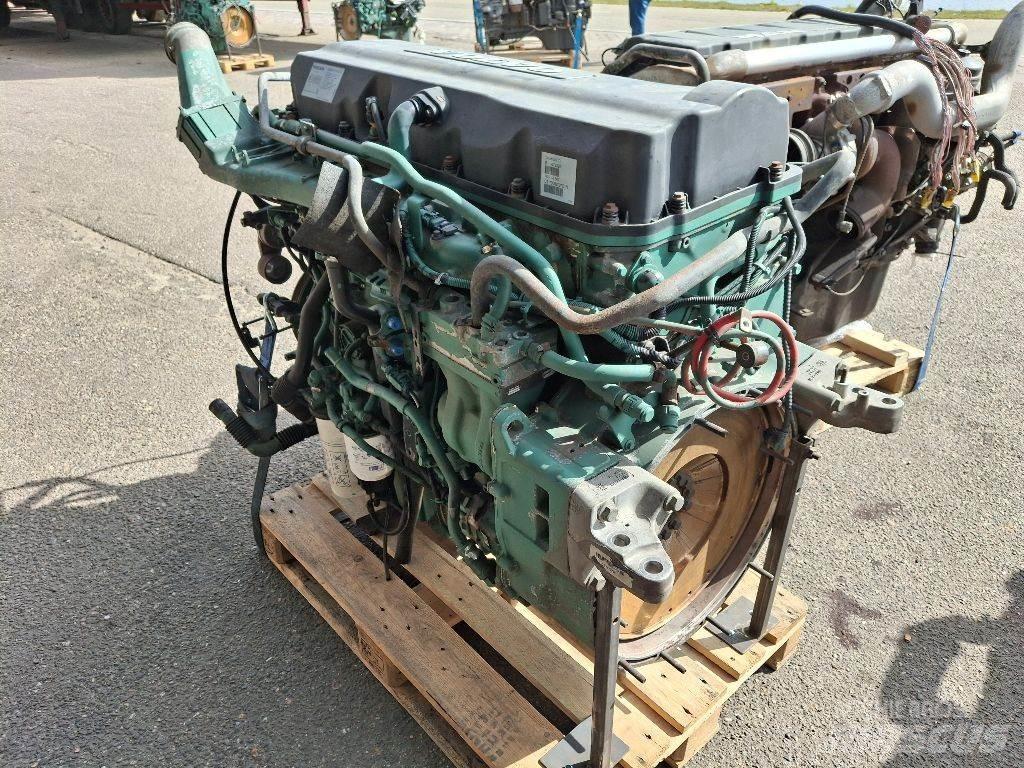 Volvo D11C330 Двигуни