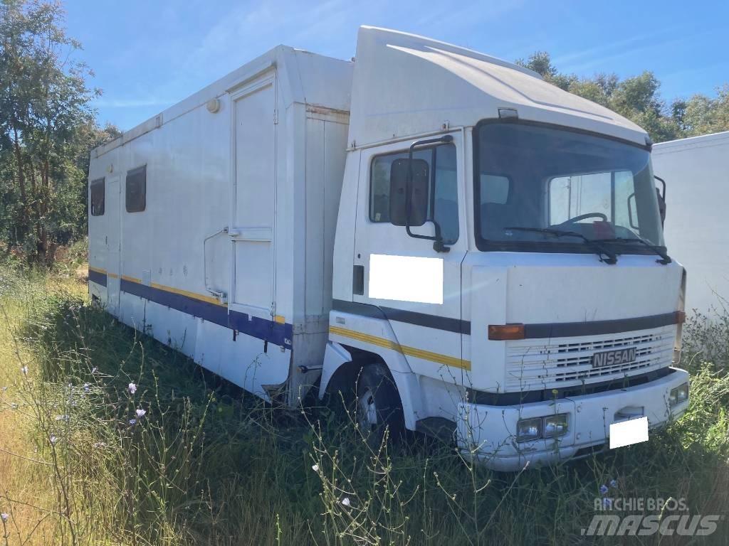 Nissan CAMPER L70 Автодома і житлові автопричепи