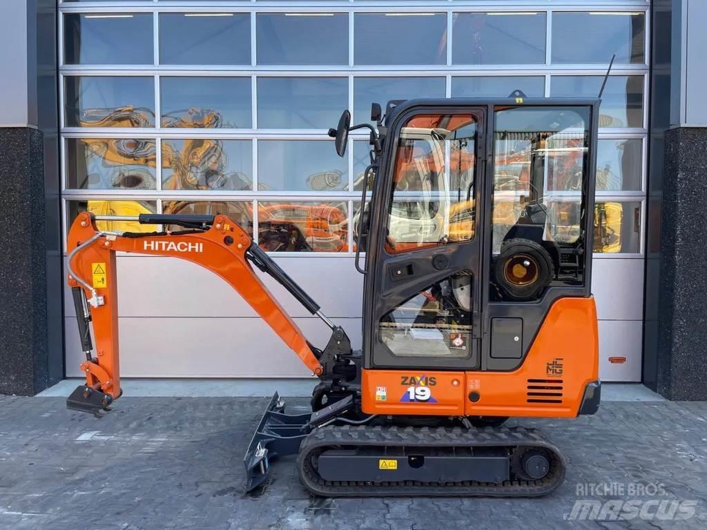 Hitachi ZX19-6 Міні-екскаватори < 7т