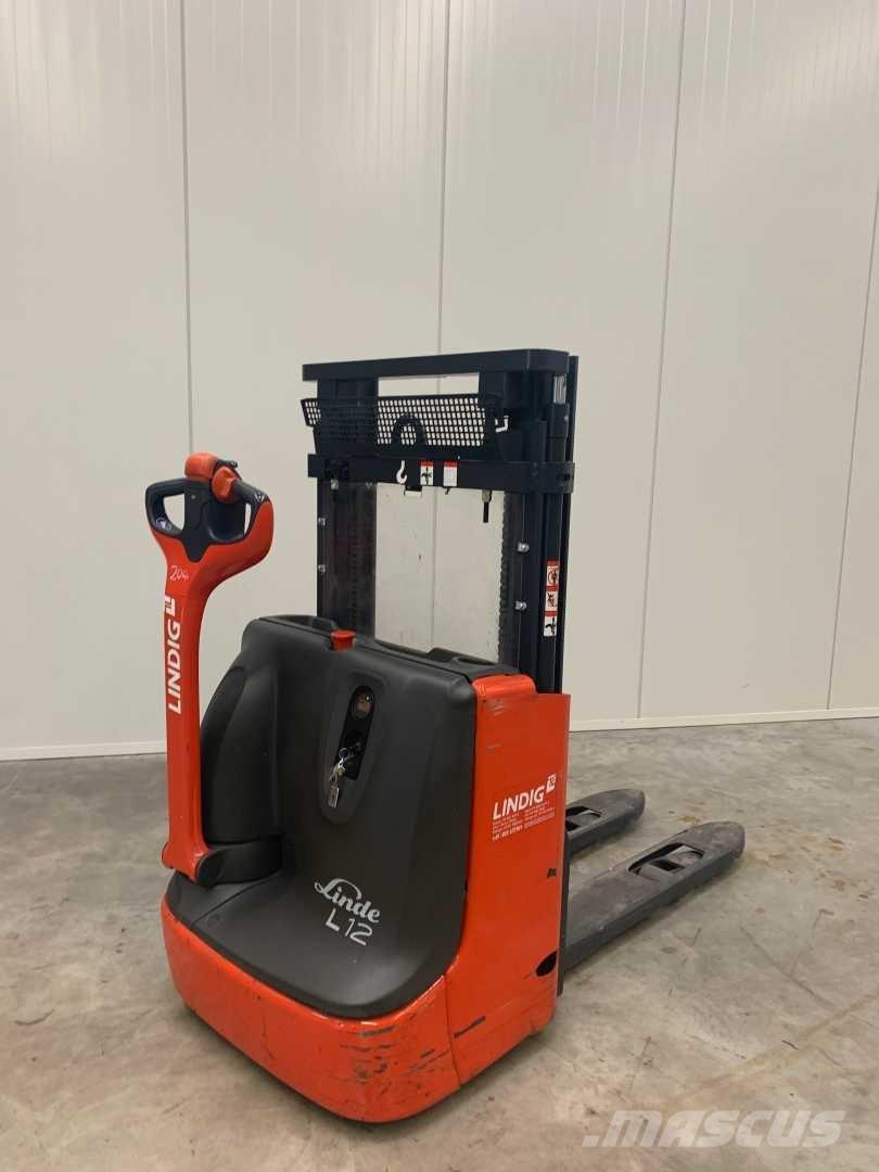 Linde L12 Самохідні електроштабелери