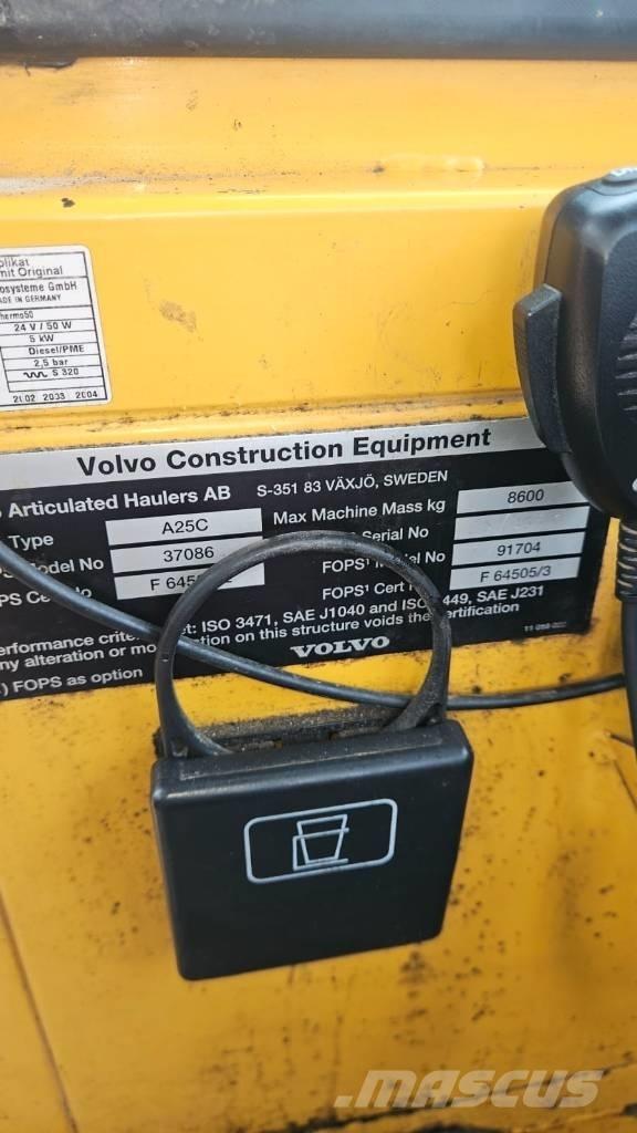 Volvo A 25 C Зчленовані самоскиди