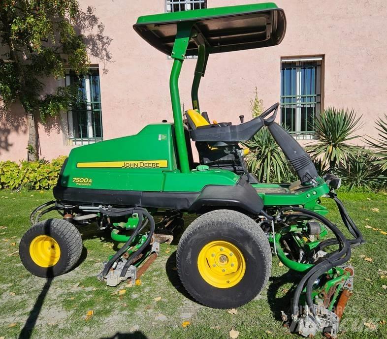 John Deere 7500 A Косарки фарватера