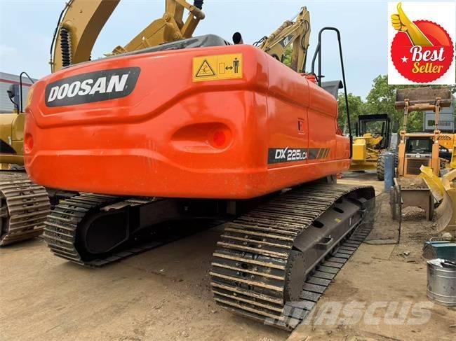 Doosan DX 225 LCA Гусеничні екскаватори