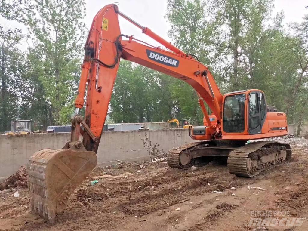 Doosan DX 300 LC Гусеничні екскаватори