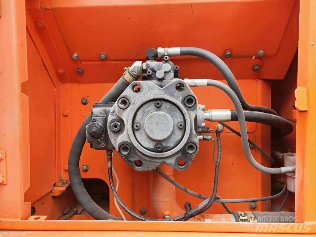 Doosan DX 300 LC Гусеничні екскаватори