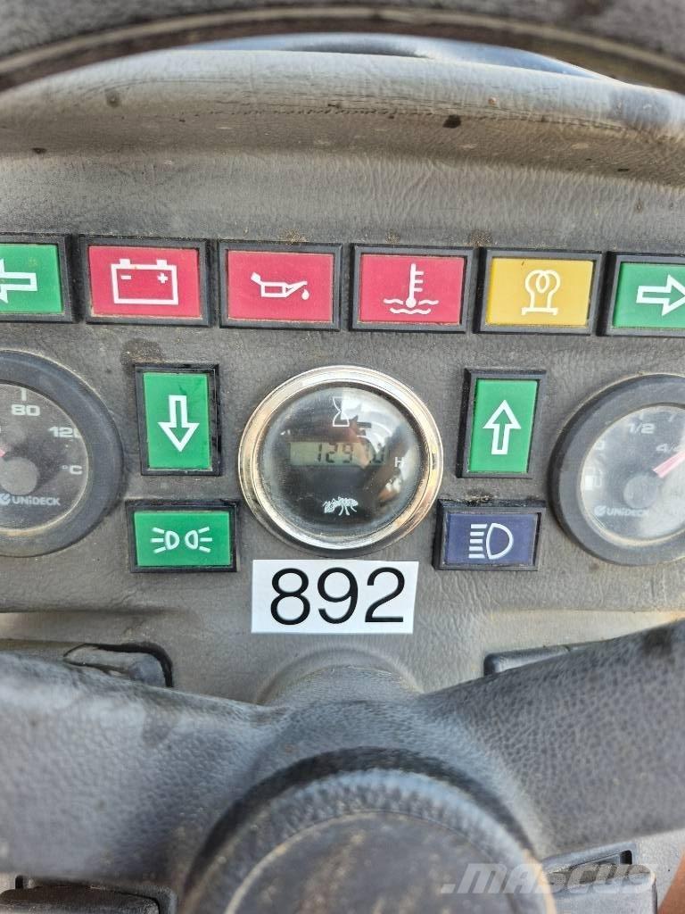 GiANT V 452 T HD Малі навантажувачі