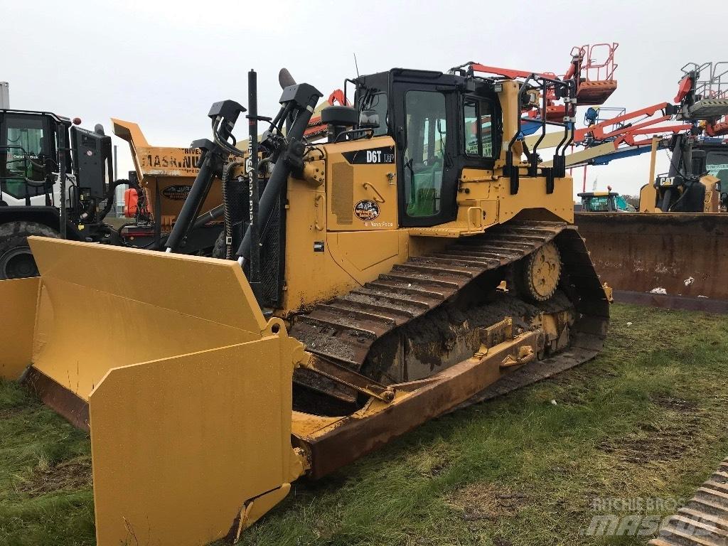 CAT D 6 T LGP D6T Гусеничні бульдозери