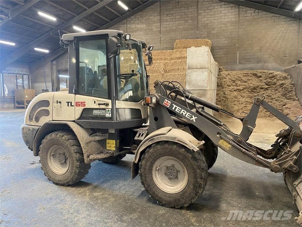 Terex TL65 Багатофункціональне обладнання для вантажних і землекопальних робіт