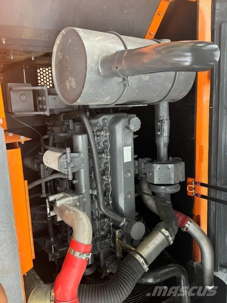 Develon DX 225 LCA Середні екскаватори 7т. - 12т.