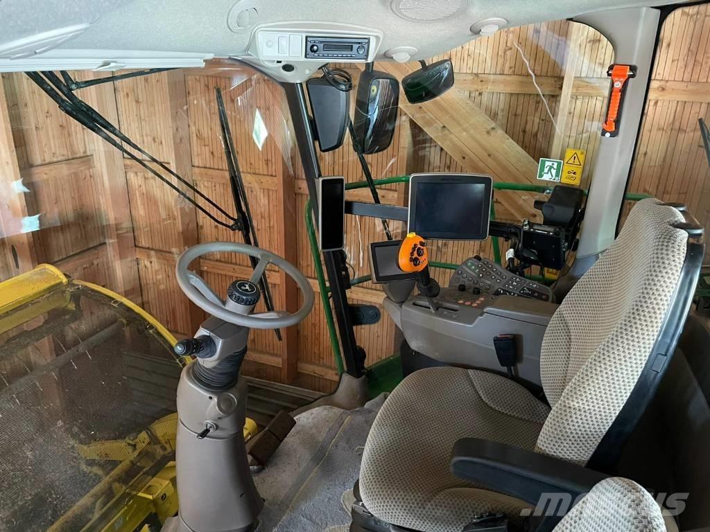 John Deere 8300 Кормозбиральні комбайни