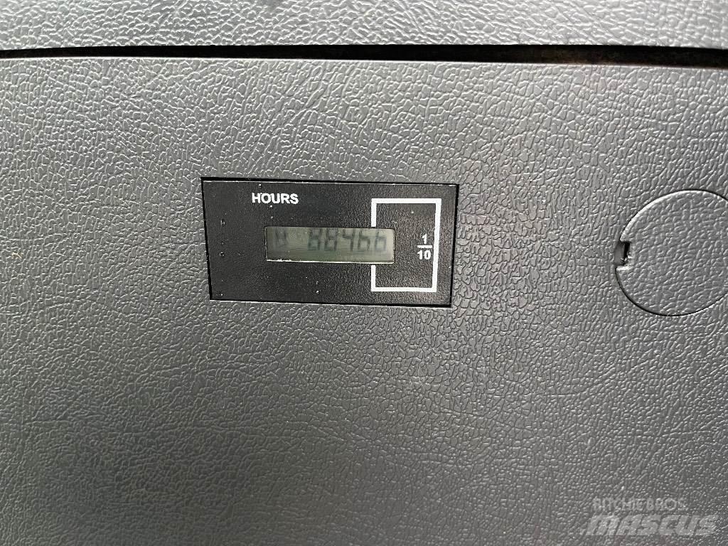 Hyundai HX140L Гусеничні екскаватори