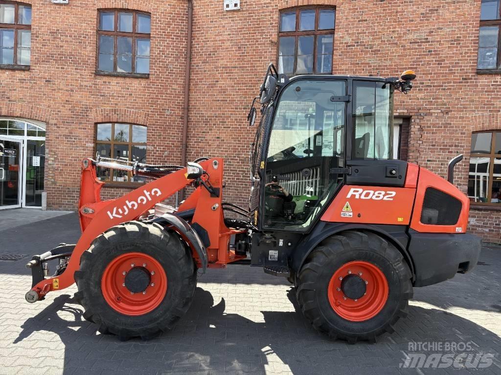 Kubota R 082 Фронтальні навантажувачі