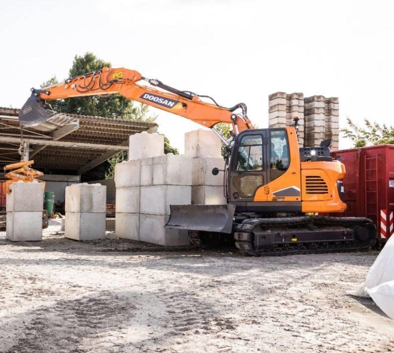 Develon DX140LCR-7 Гусеничні екскаватори