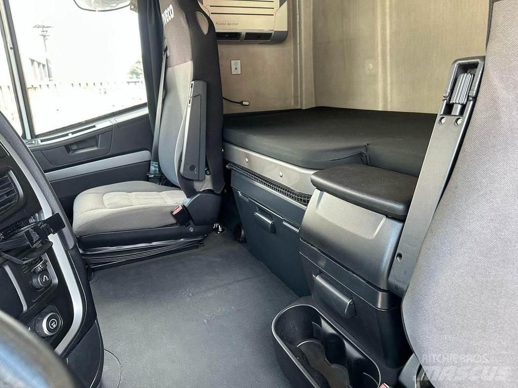 Iveco AS440E48 Тягачі