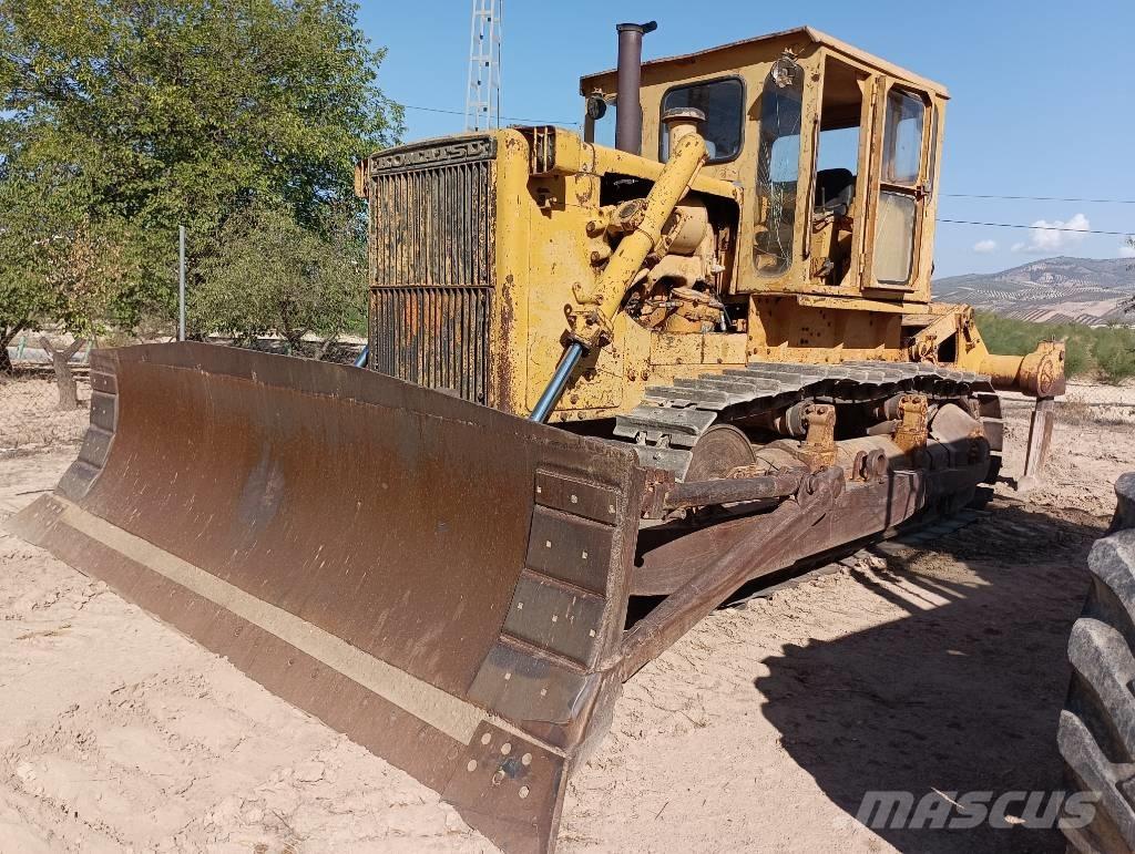 Komatsu D 85 A-12 Гусеничні бульдозери