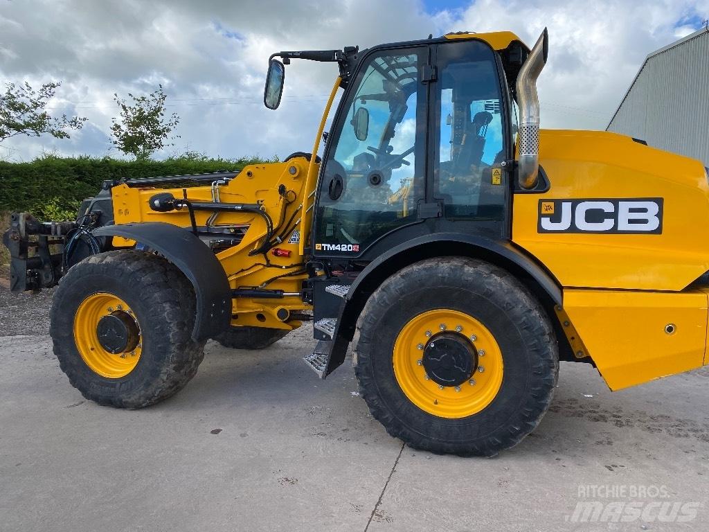 JCB Tm420s Телескопічний навантажувач