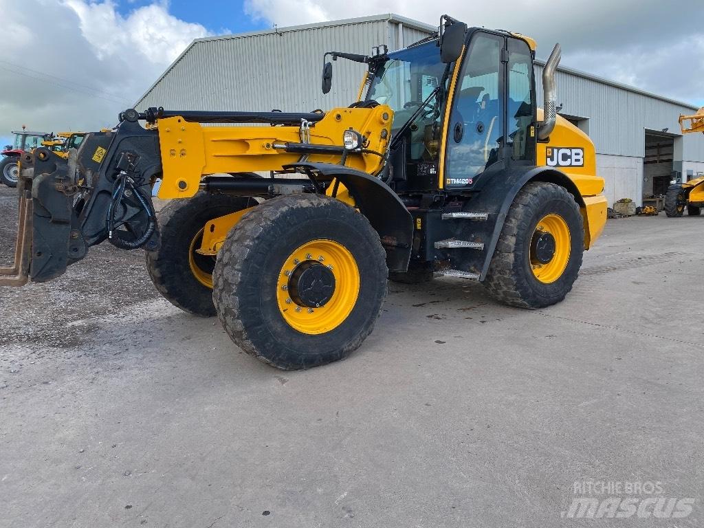 JCB Tm420s Телескопічний навантажувач