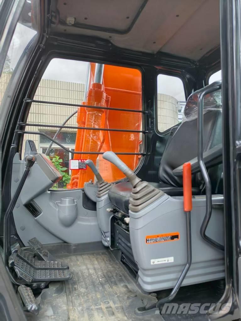 Hitachi ZX 120 Гусеничні екскаватори