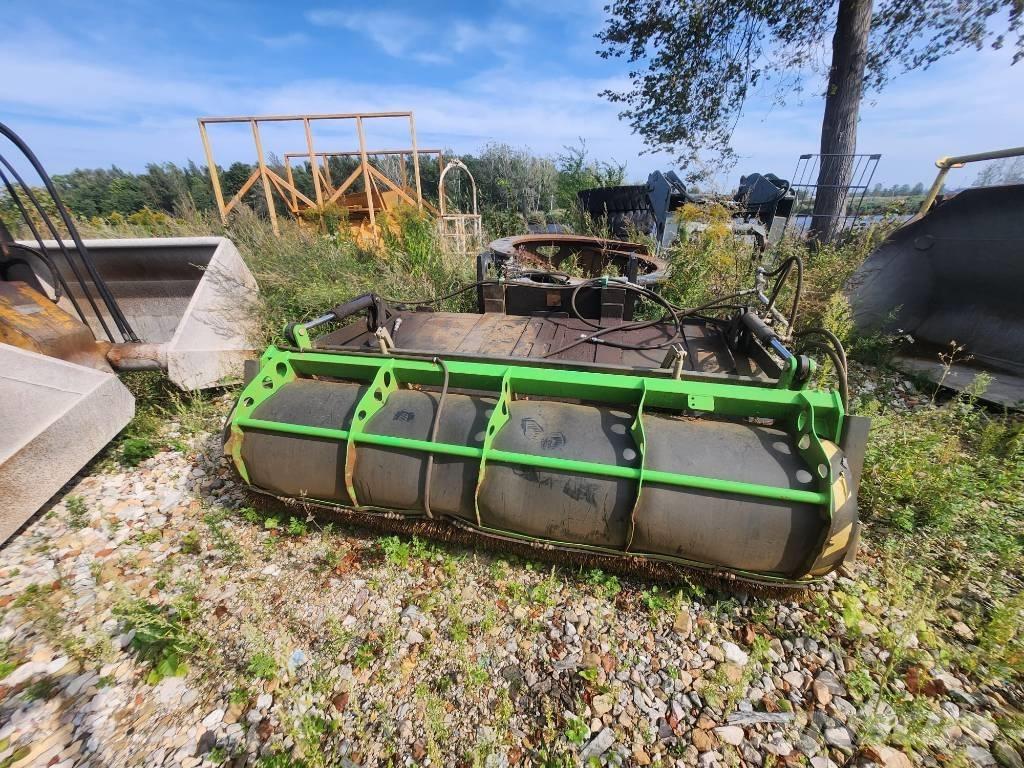 PMC SWB2500 Підмітальні машини