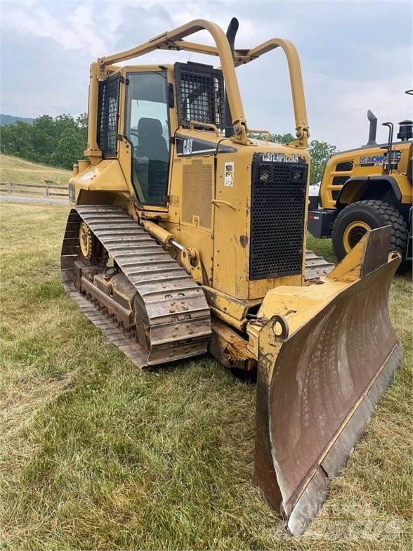 CAT D5N Гусеничні бульдозери