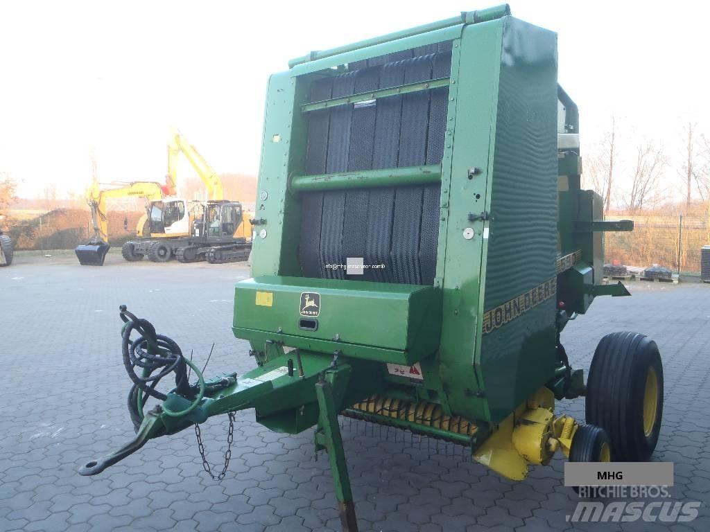John Deere 590 Рулонні прес-підбирачі