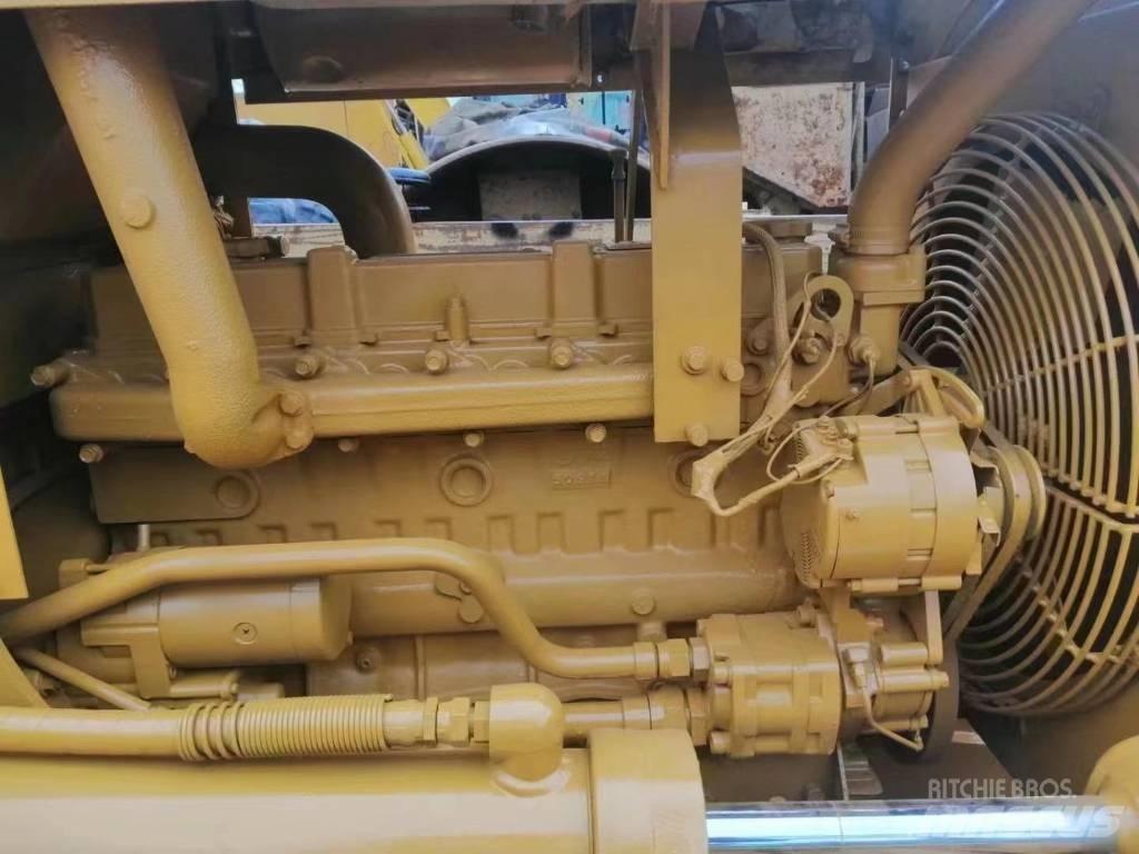 CAT D 4 C Гусеничні бульдозери