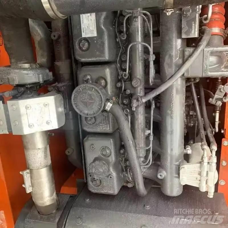 Doosan DX 300 Гусеничні екскаватори