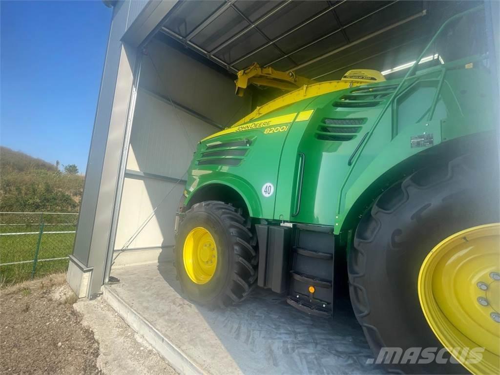 John Deere 8200i Кормозбиральні комбайни