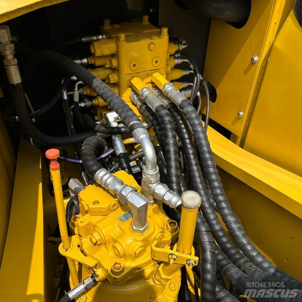 Komatsu 160 Гусеничні екскаватори