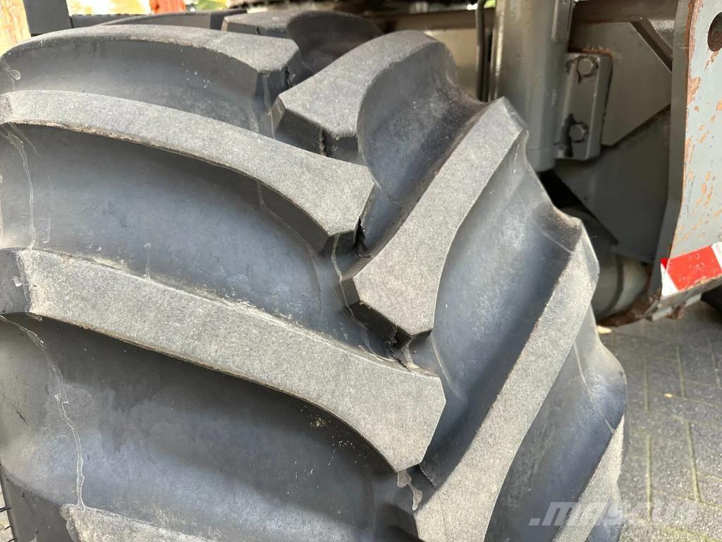 JCB JS145W Колісні екскаватори