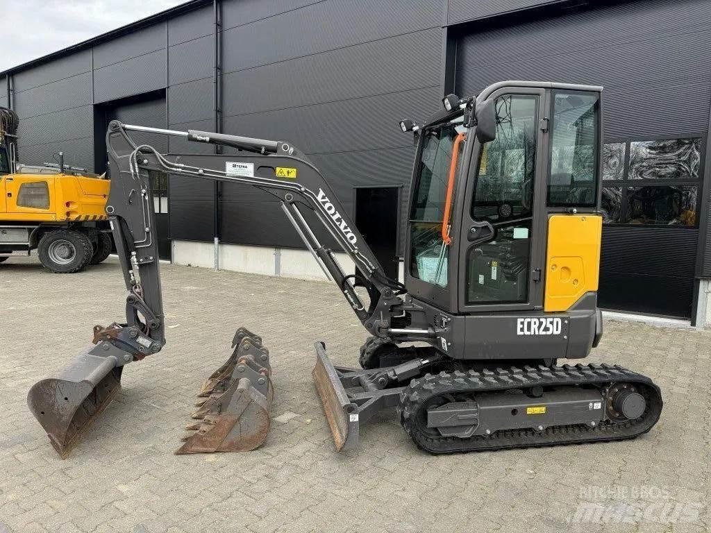 Volvo ECR25D Міні-екскаватори < 7т