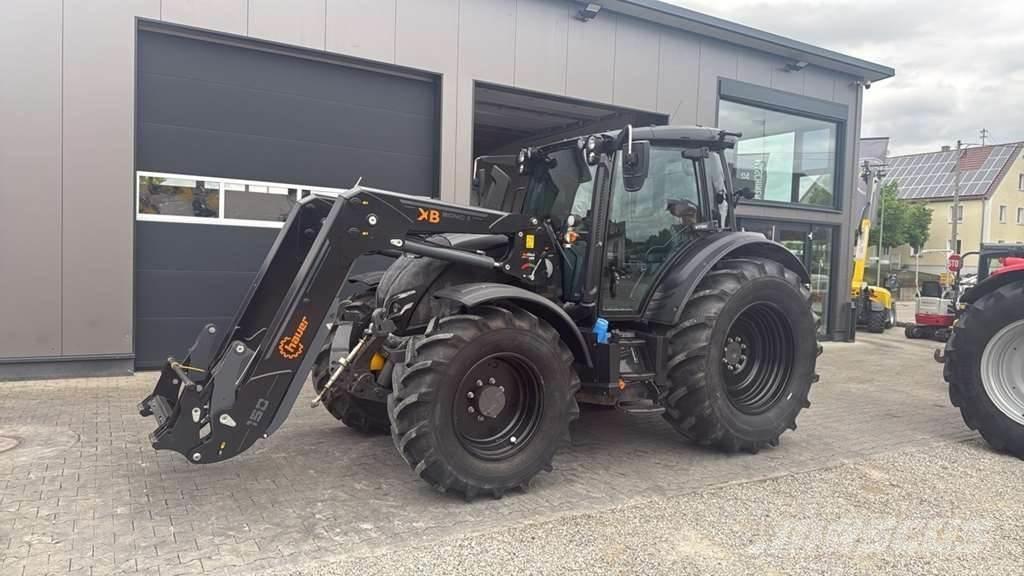 Valtra N175 Трактори