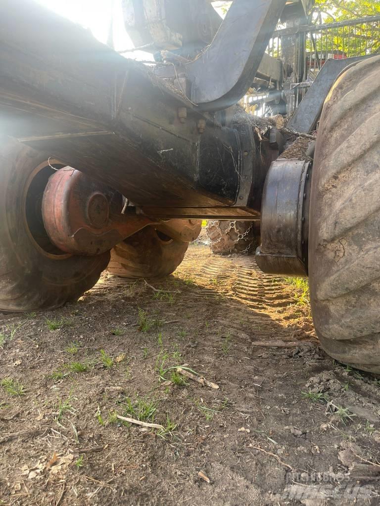 Valmet 890,2 Форвардери