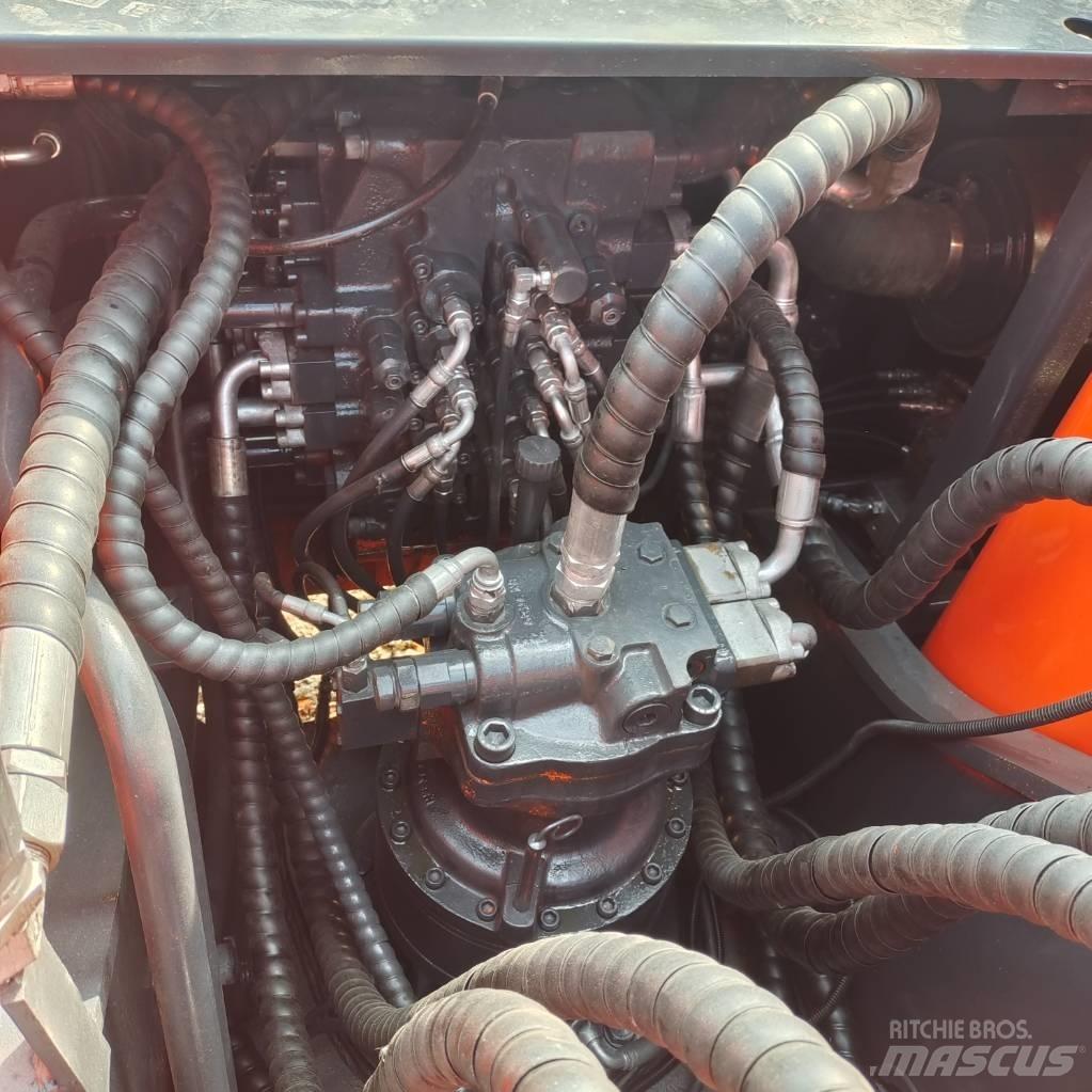 Doosan DX225LC-9C Гусеничні екскаватори