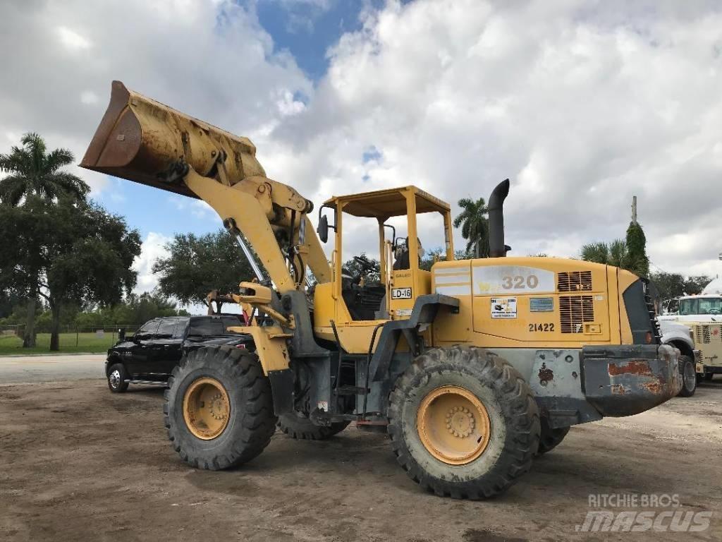 Komatsu WA320-5 Фронтальні навантажувачі