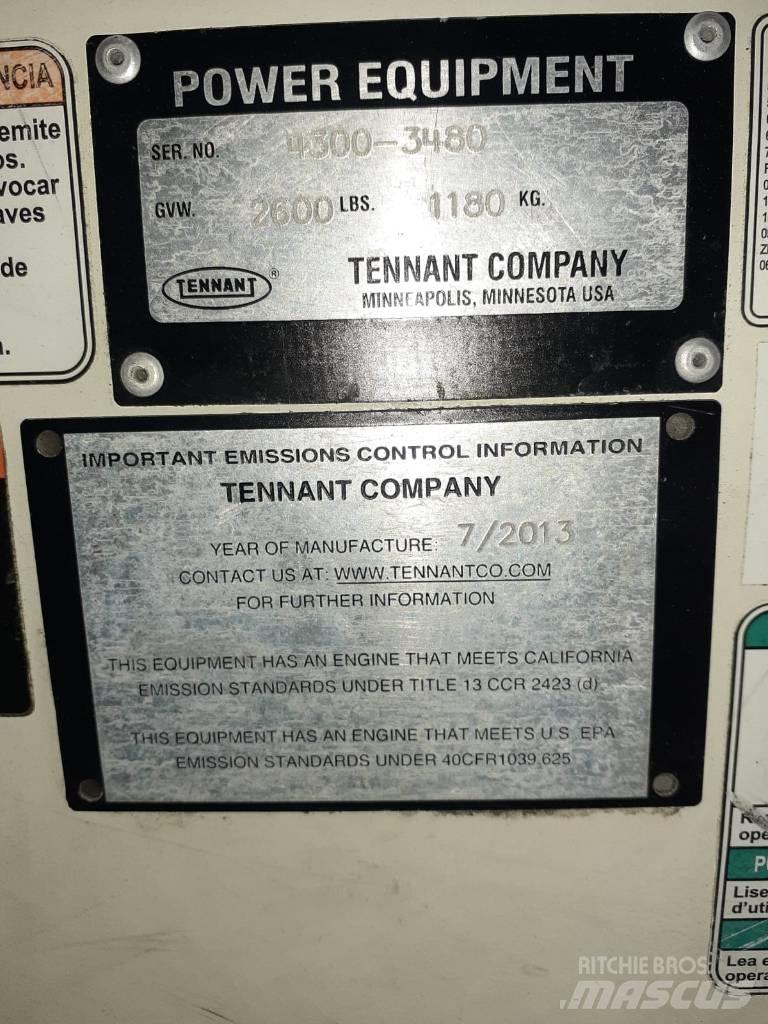 Tennant ATLV4300 Підмітальні машини