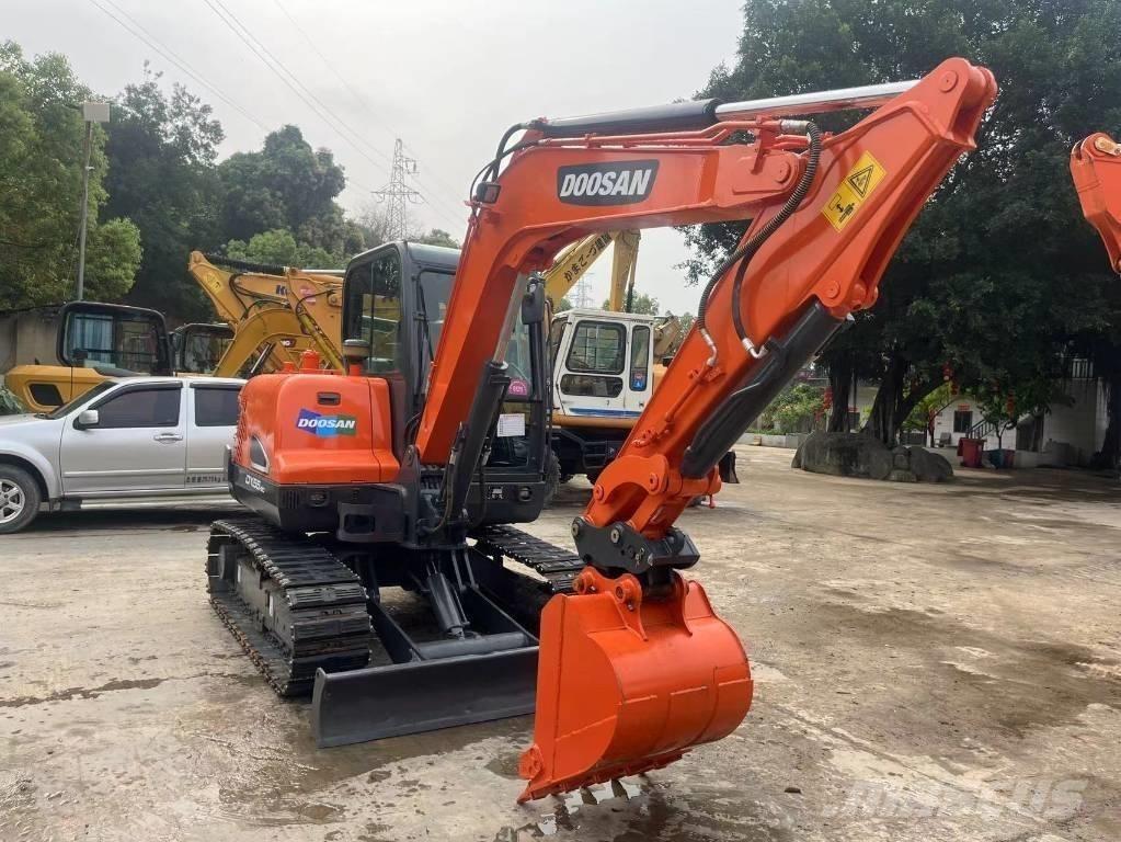 Doosan DX55-9C Міні-екскаватори < 7т
