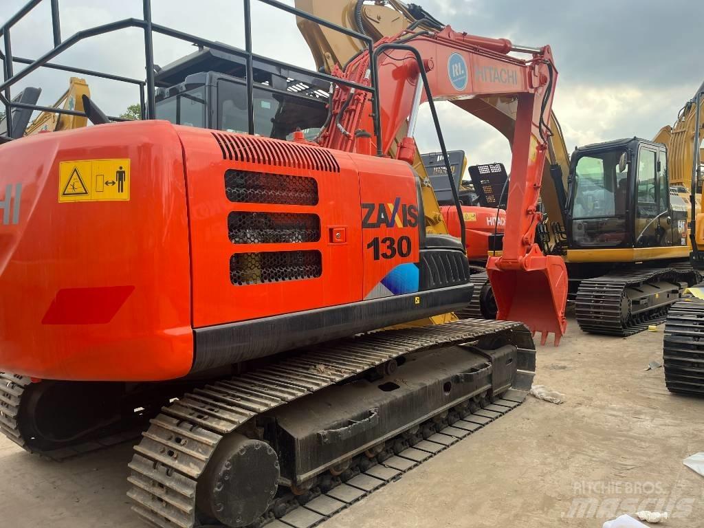 Hitachi ZX 130 Гусеничні екскаватори