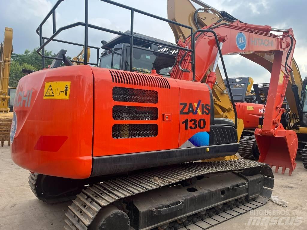 Hitachi ZX 130 Гусеничні екскаватори