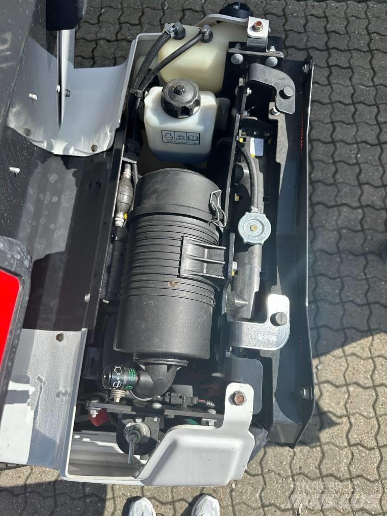 Bobcat L 23 Багатофункціональне обладнання для вантажних і землекопальних робіт