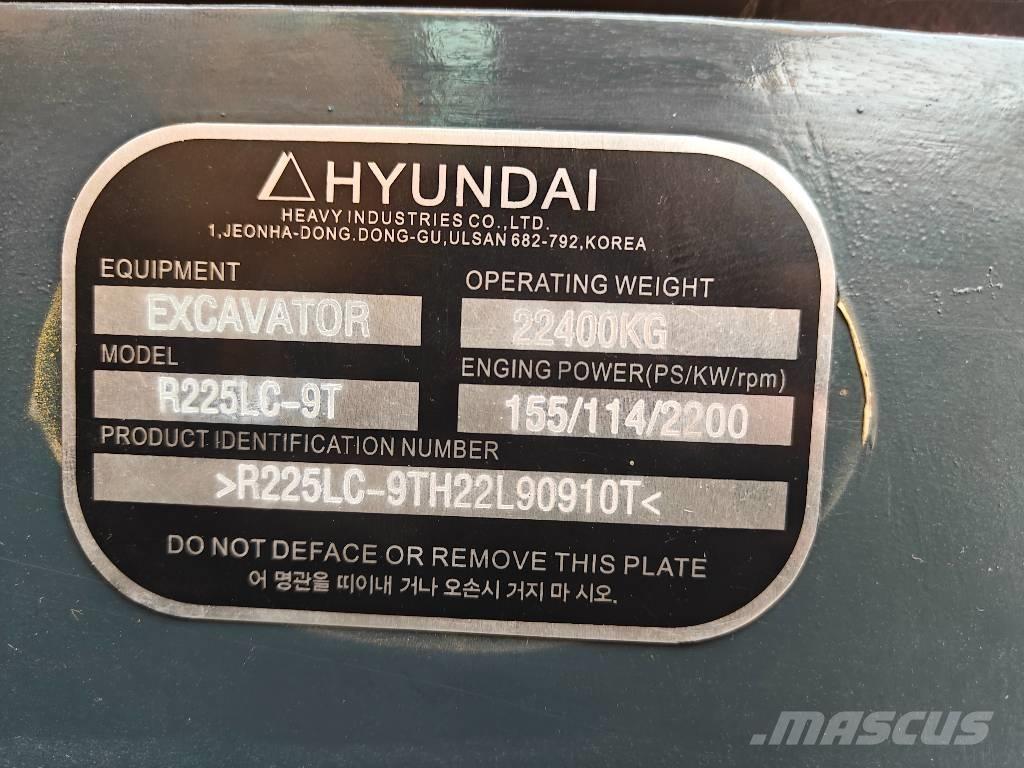 Hyundai 225LC—9T Гусеничні екскаватори