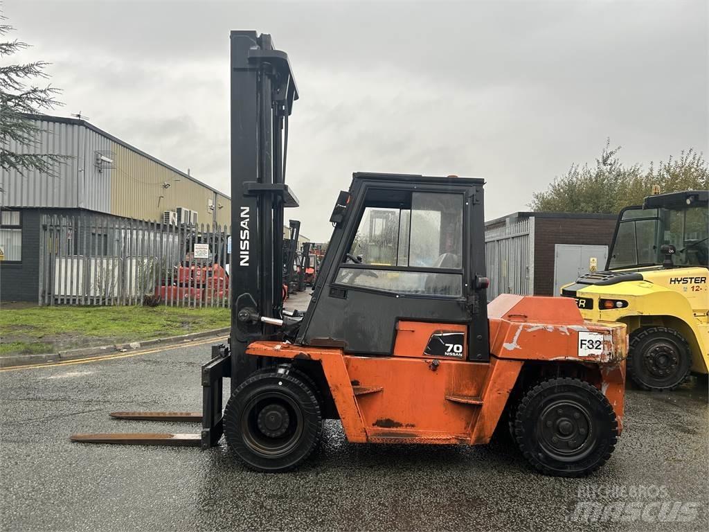 Nissan 20ZVF05H70U Дизельні навантажувачі