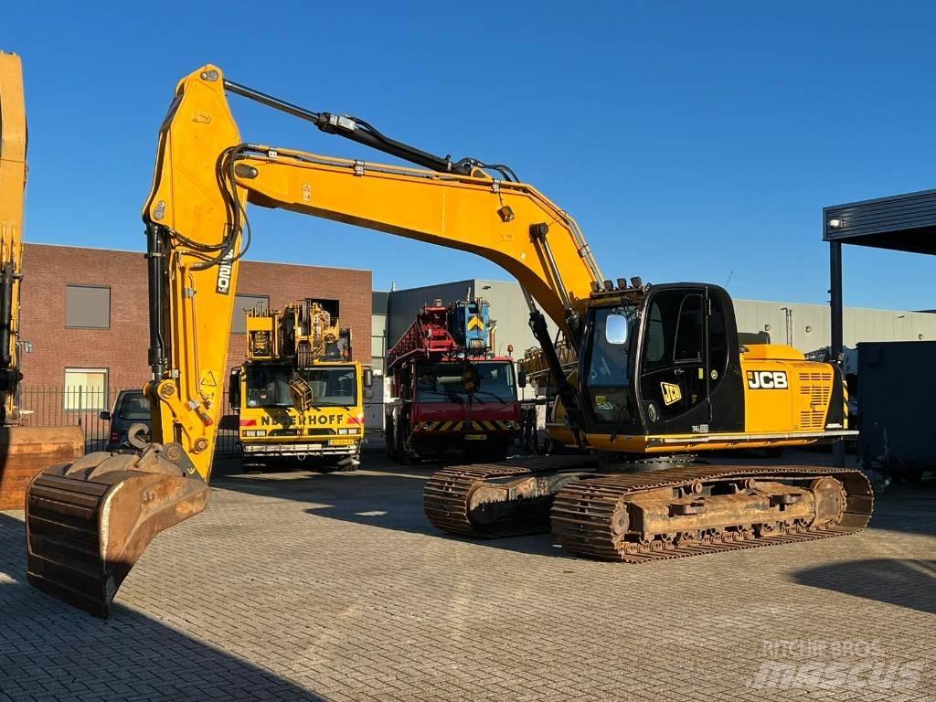JCB JS 220 LC Гусеничні екскаватори