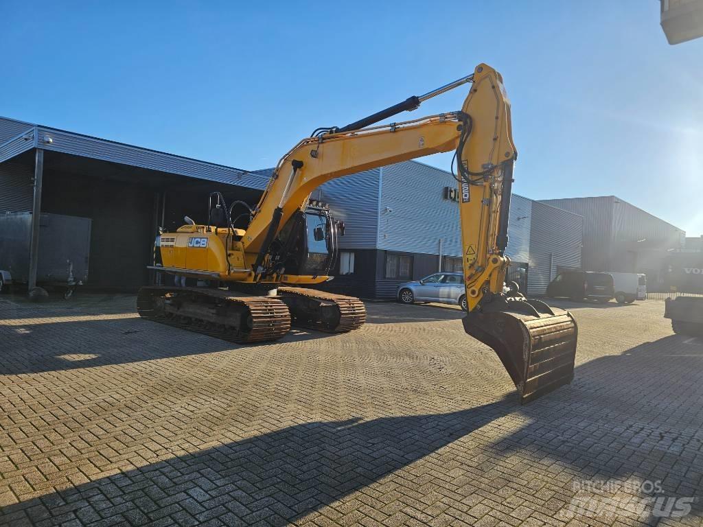 JCB JS 220 LC Гусеничні екскаватори