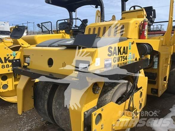Sakai GW754 Пневматичні катки