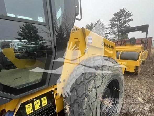 Sakai SV544D Грунтові котки